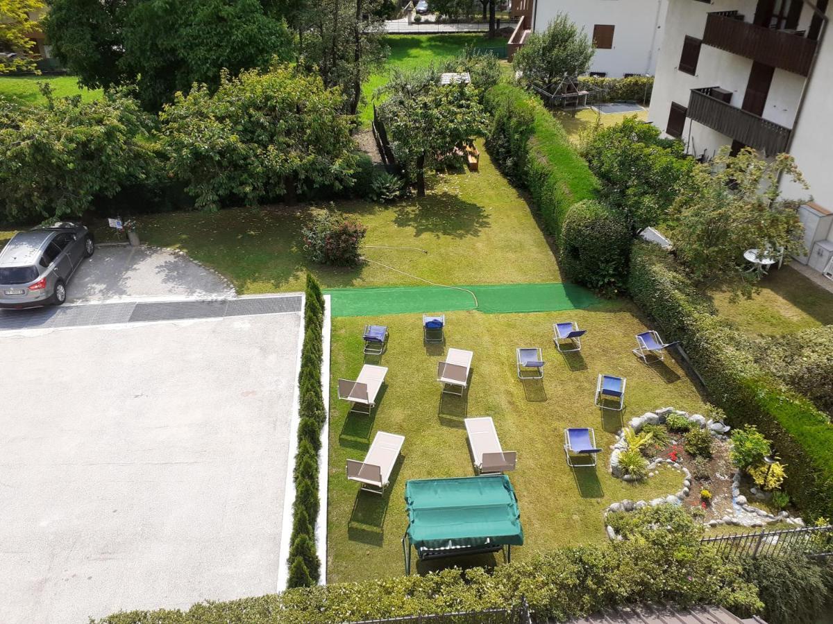 Park Residence Imperator Carisolo Exterior photo