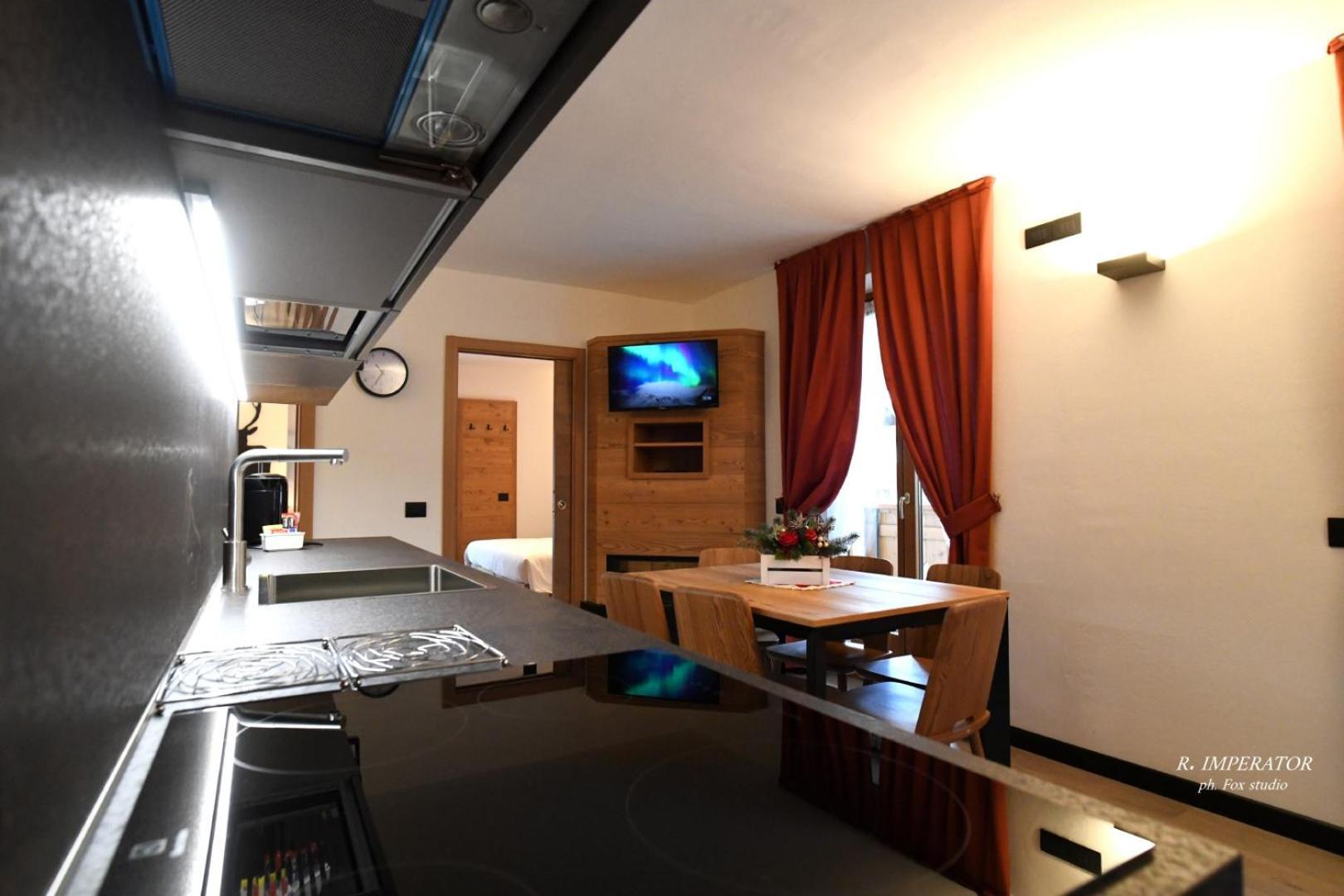 Park Residence Imperator Carisolo Exterior photo